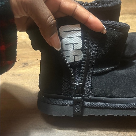 like new uggs classic - Picture 6 of 9